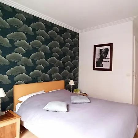 Rue De L'universite - 7 * Paris