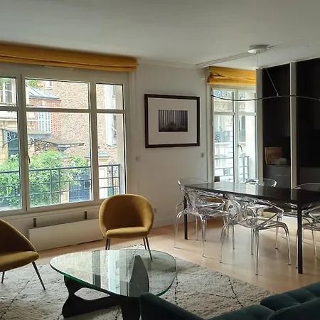 Rue De L'universite - 7 Apartment *